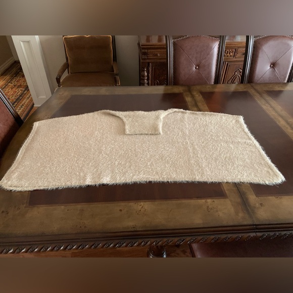 Anthropologie Akemi + Kin Eyelash Poncho Cream and Gold Metallic Turtleneck O/S - Picture 8 of 11